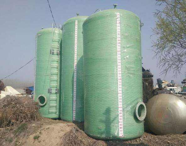 重慶玻璃鋼鹽酸罐的性能特點及如何確保其堅固性